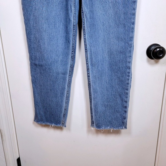 Levi's Premium 80s Mom Jeans Size 28 High Rise Vintage-Inspired Denim - Picture 2 of 10